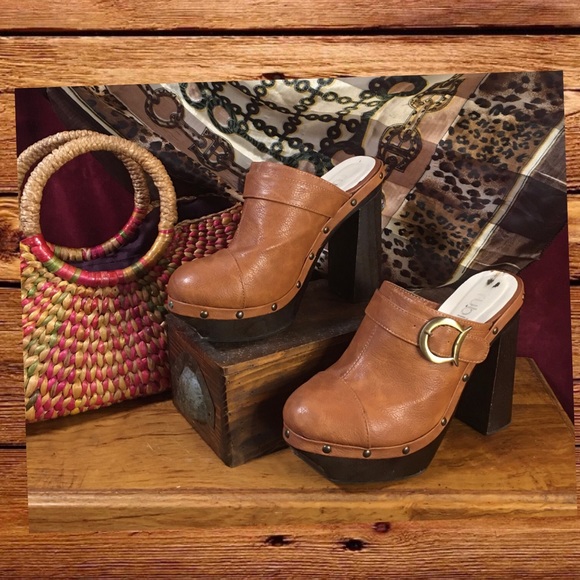 Retro funky platform clogs! - Picture 11 of 12